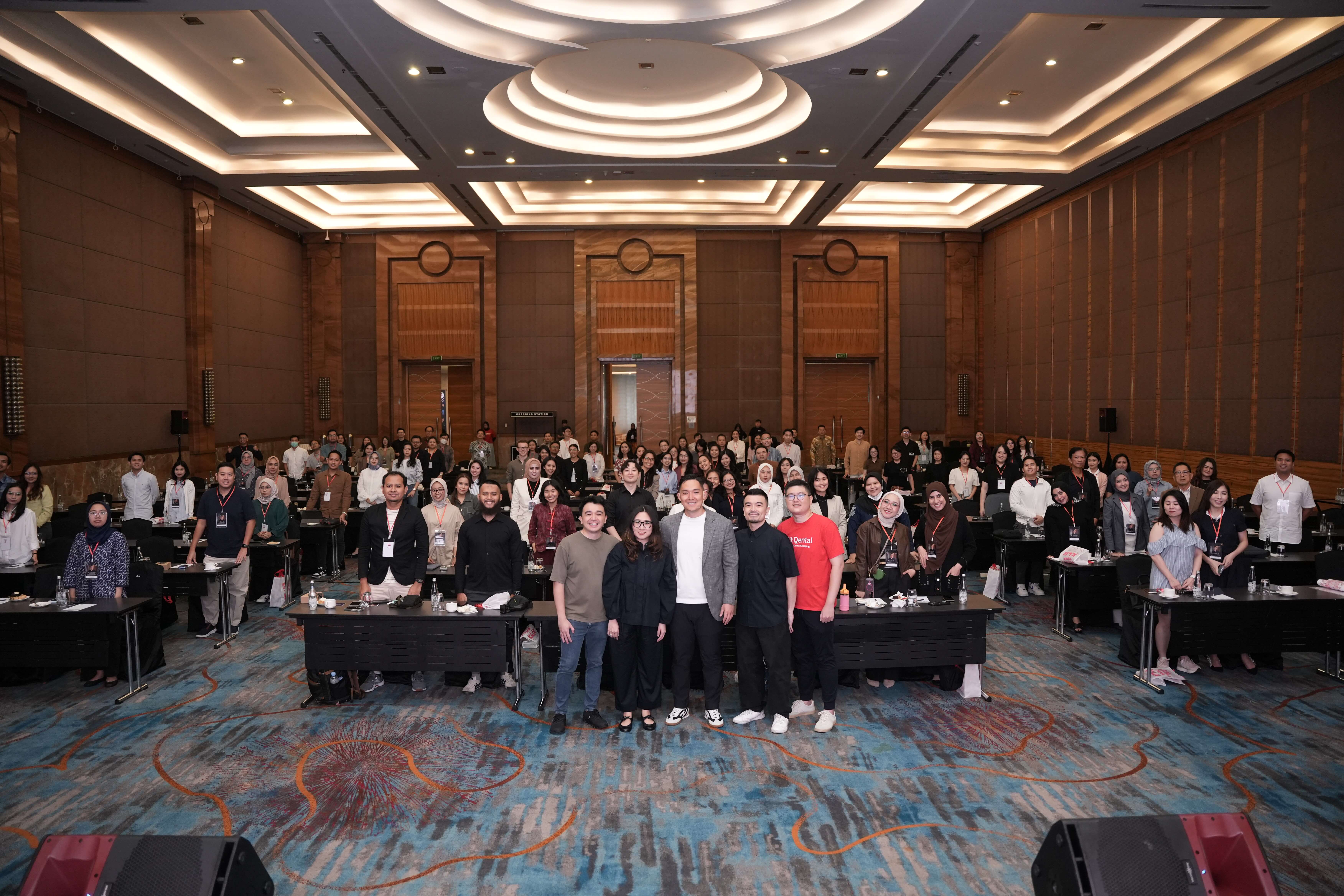 Seminar Manajemen Komplikasi Crack Tooth Syndrome: Menuju Rehabilitasi Estetik dengan Perawatan Saluran Akar dan Pembedahan Periodontal